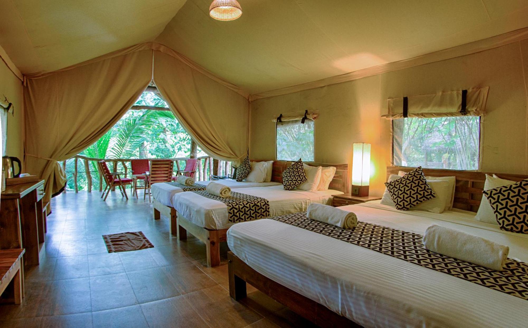 Athgira River Camping - อุดาวาลาเว ภายนอก รูปภาพ