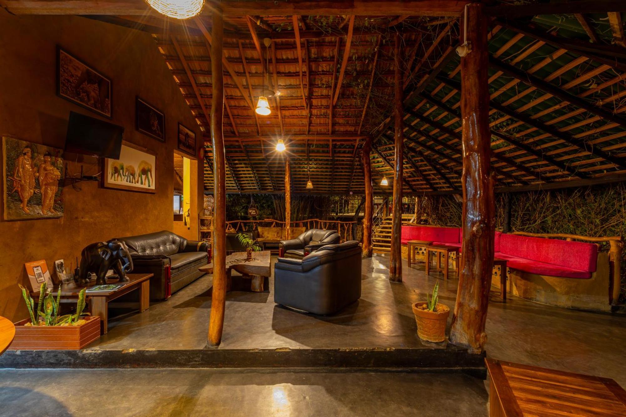Athgira River Camping - อุดาวาลาเว ภายนอก รูปภาพ
