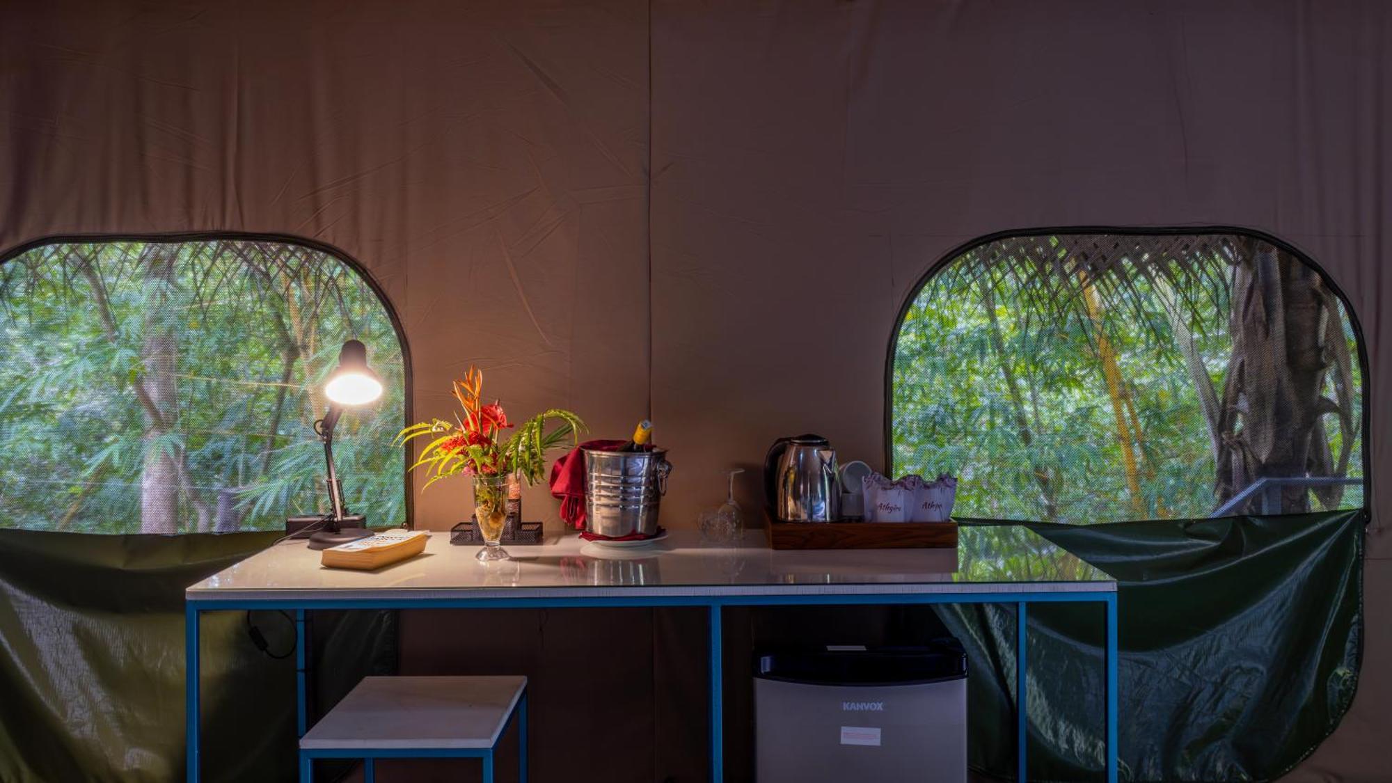 Athgira River Camping - อุดาวาลาเว ภายนอก รูปภาพ