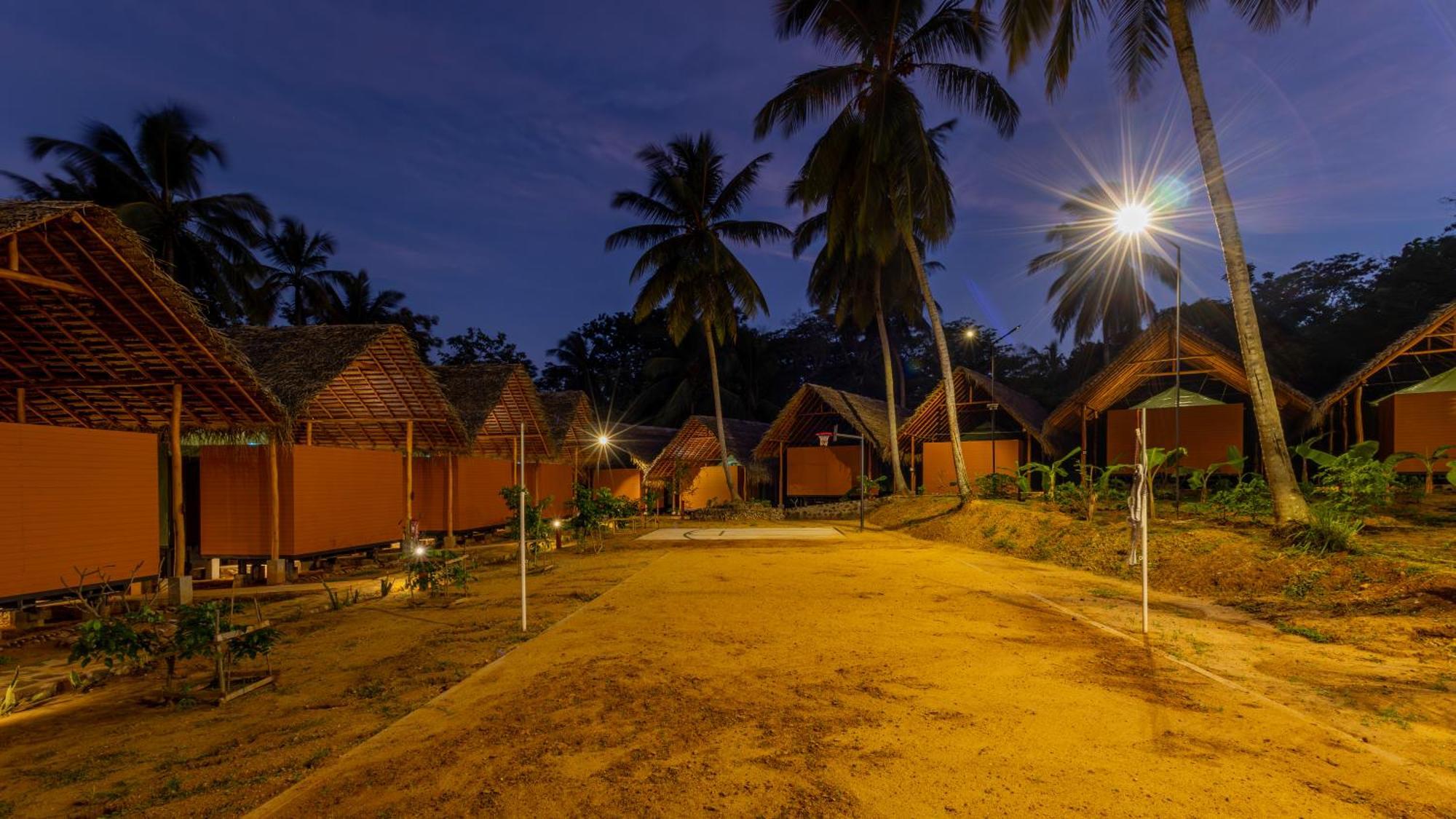 Athgira River Camping - อุดาวาลาเว ภายนอก รูปภาพ