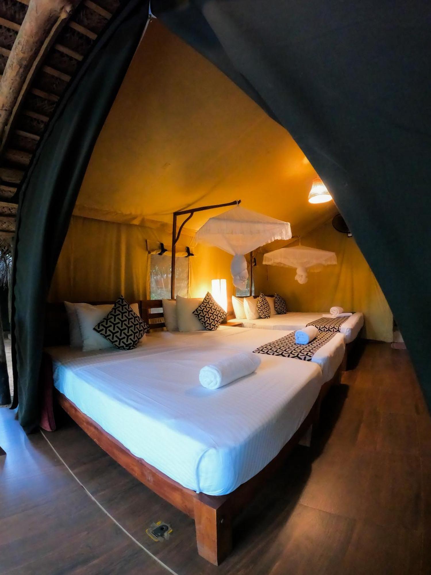Athgira River Camping - อุดาวาลาเว ภายนอก รูปภาพ