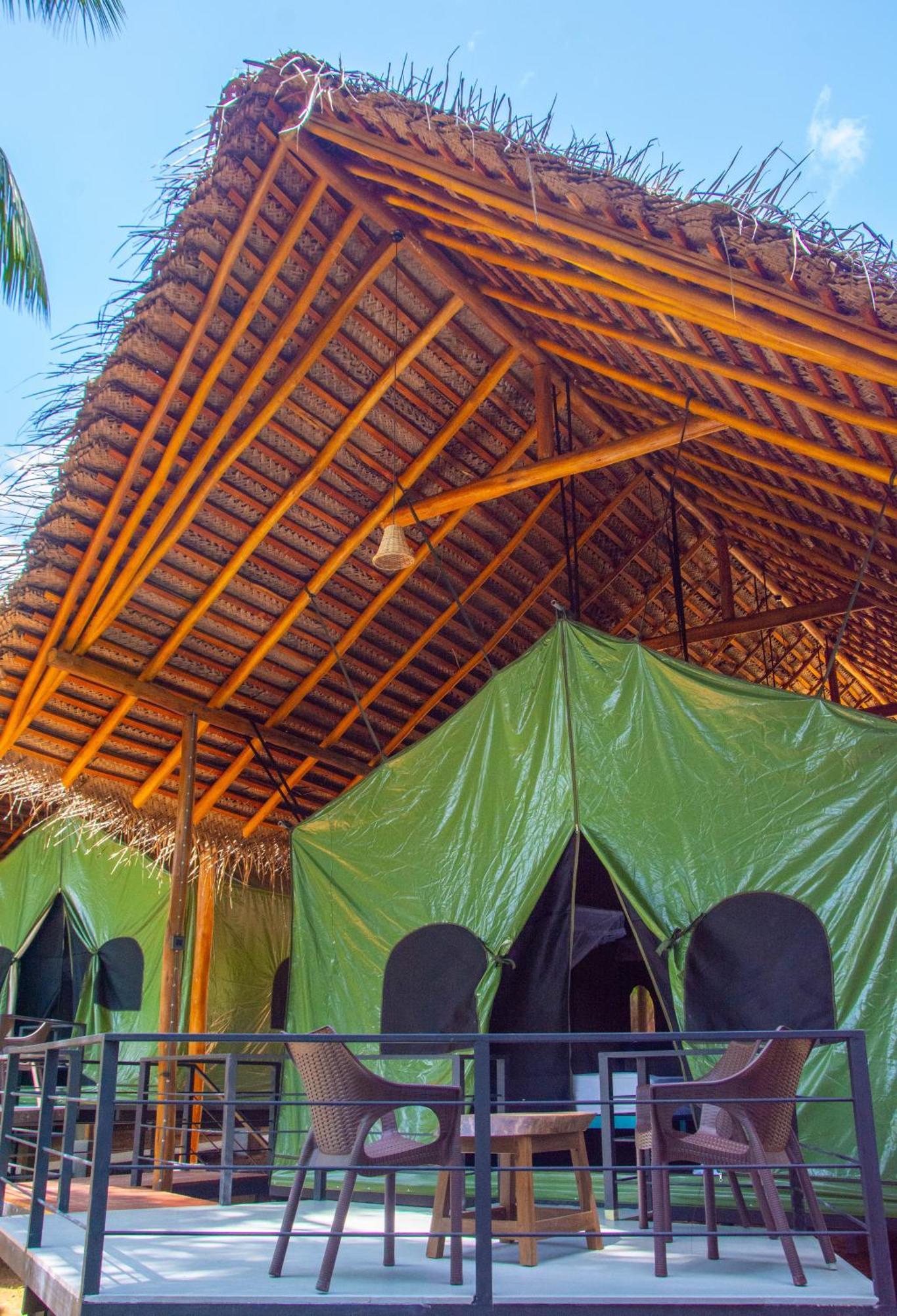 Athgira River Camping - อุดาวาลาเว ภายนอก รูปภาพ