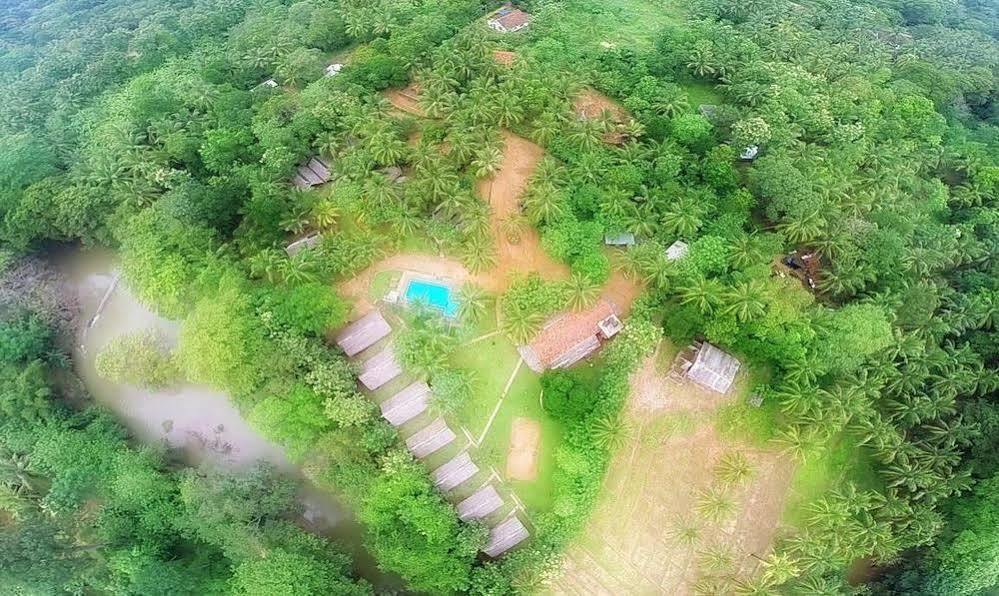 Athgira River Camping - อุดาวาลาเว ภายนอก รูปภาพ